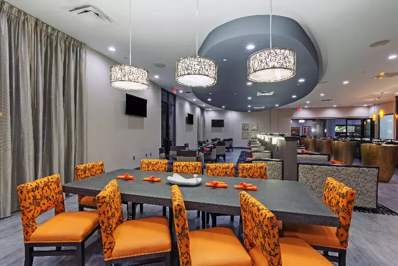 Отель Holiday Inn Houston Ne Bush Airport Area, An Ihg