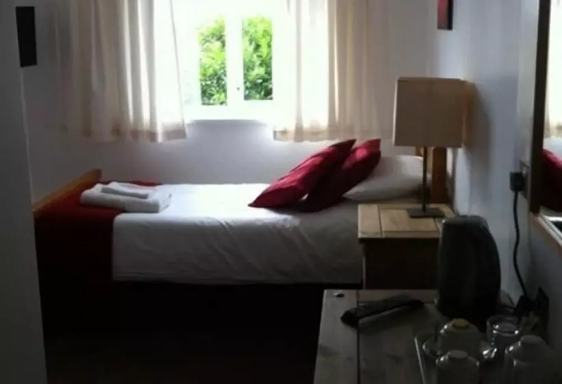 Hôtel Leaking Well, Dunhampton