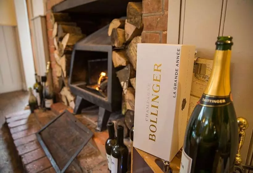 Hotel The Bull Inn Pub