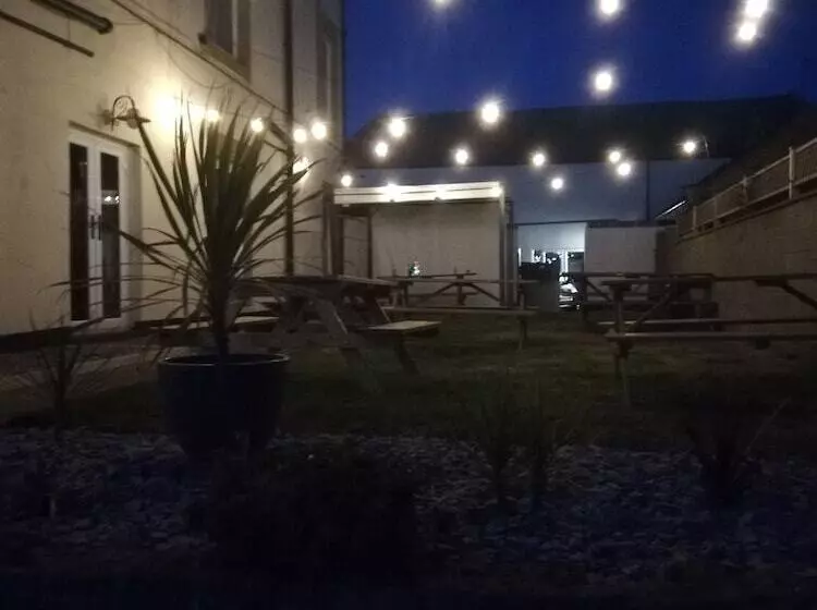 בית מלון כפרי The Captain Cook Inn