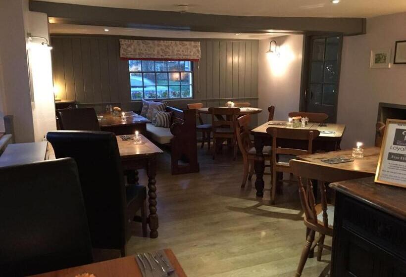 فندق The Tollgate Inn