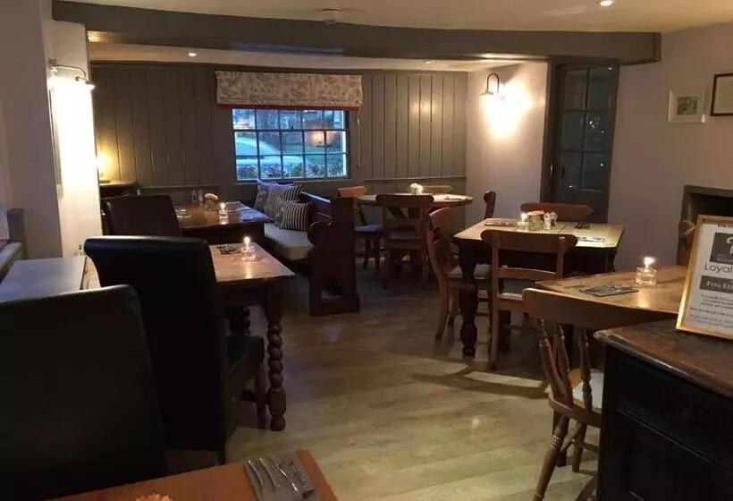 فندق The Tollgate Inn