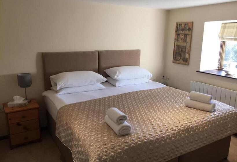 فندق The Tollgate Inn