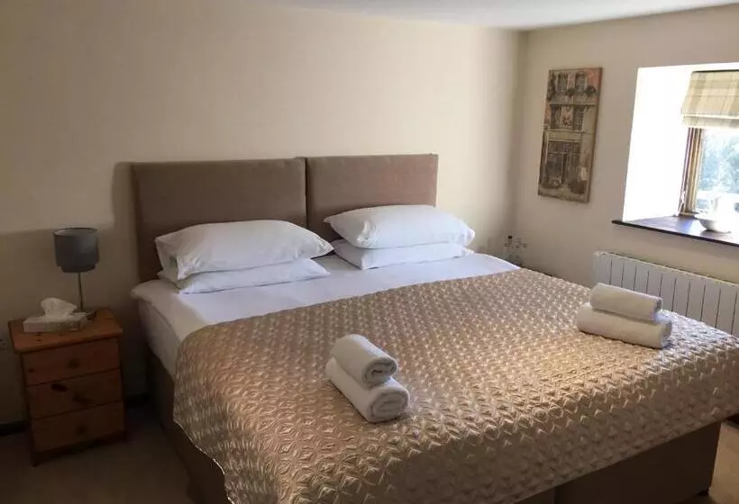 فندق The Tollgate Inn