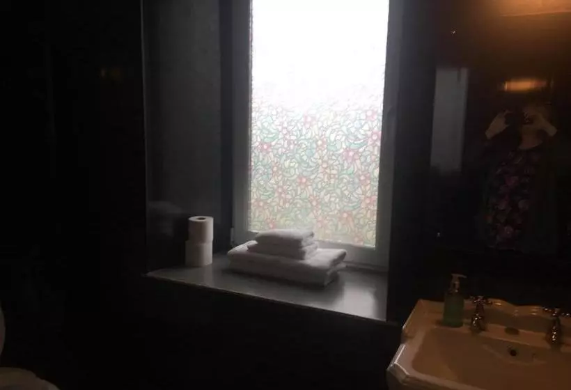 膳宿费 The Auld Cairn