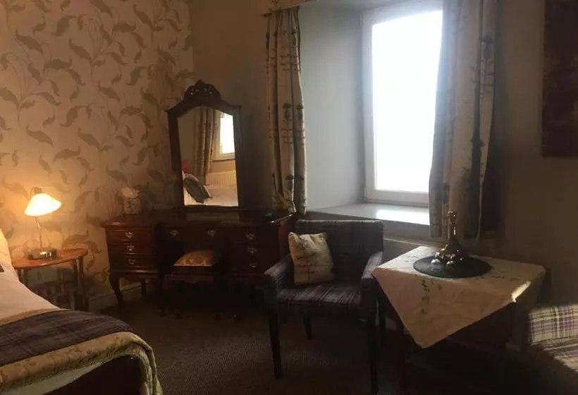 膳宿费 The Auld Cairn