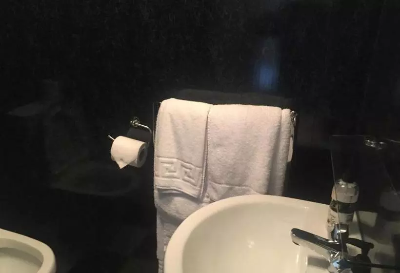 膳宿费 The Auld Cairn