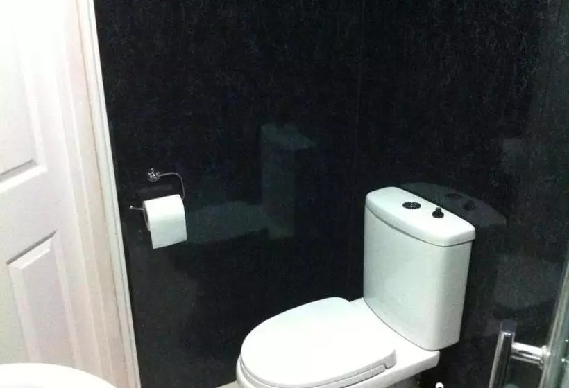 膳宿费 The Auld Cairn