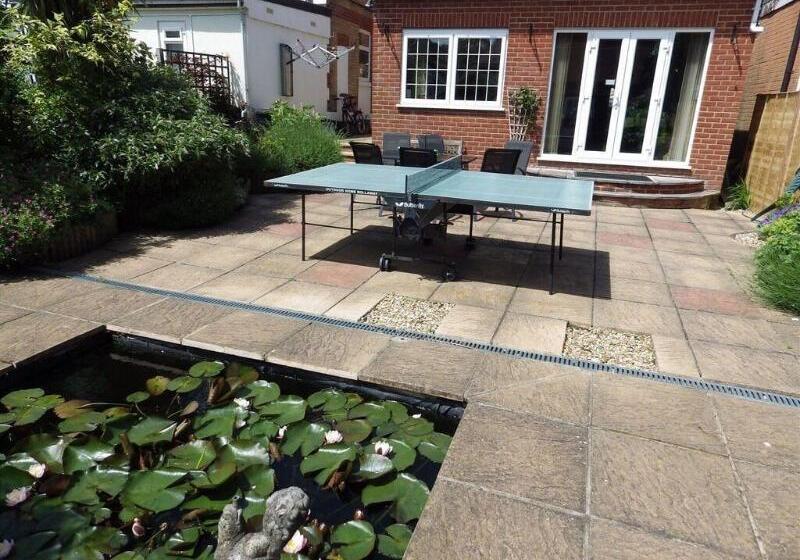 پانسیون The Strand