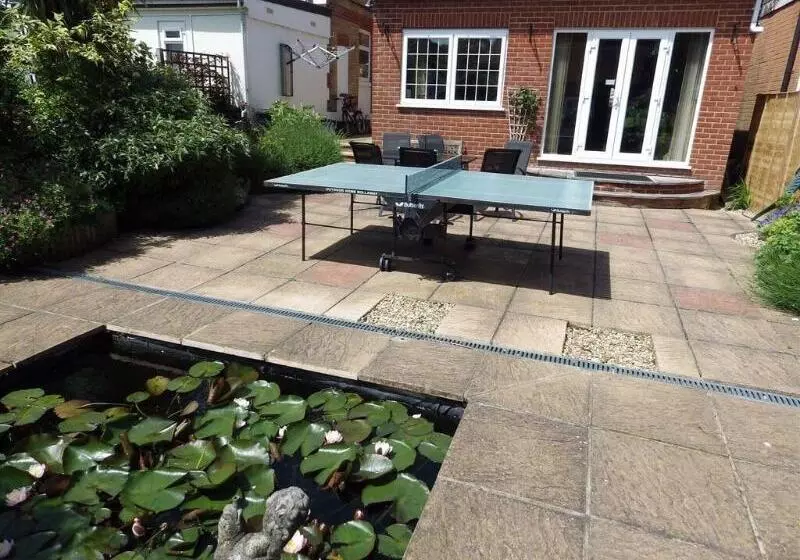 پانسیون The Strand