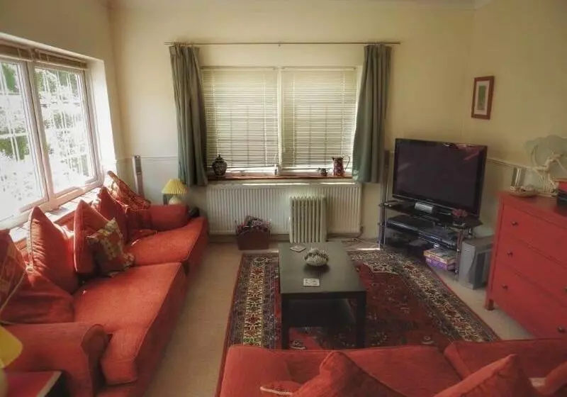 پانسیون The Strand