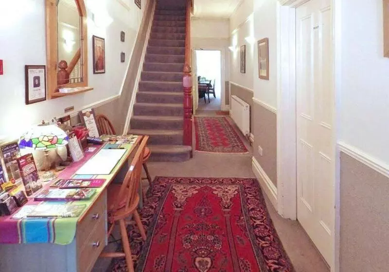 پانسیون The Strand