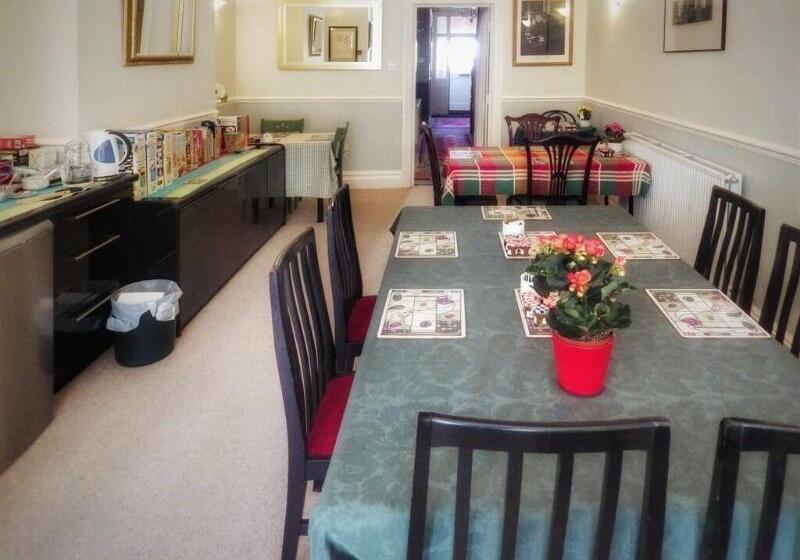 پانسیون The Strand