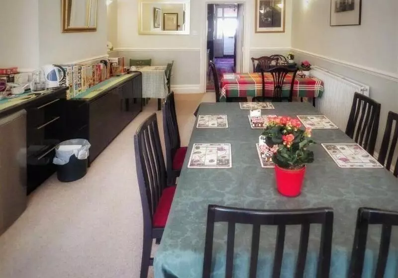 پانسیون The Strand