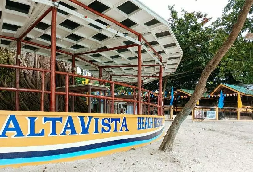 ホテル Reddoorz @ Altavista Beach Resort Samal