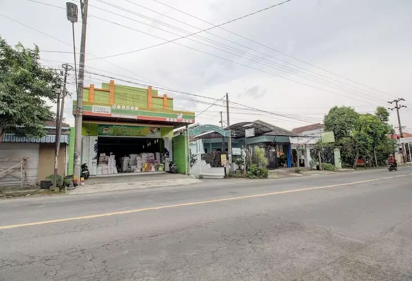 Hotelli Spot On 92118 Alif House Syariah 2