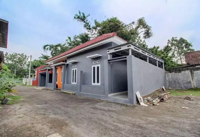 Hotelli Spot On 92118 Alif House Syariah 2