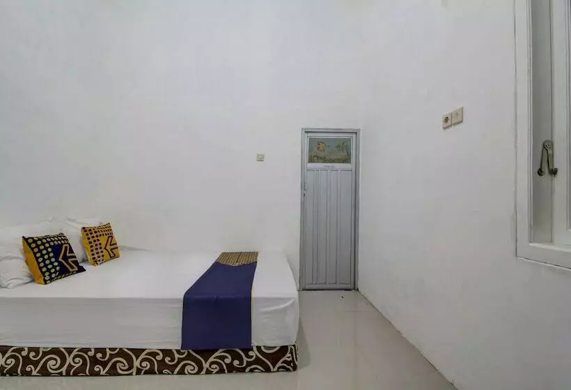 Hotelli Spot On 92118 Alif House Syariah 2