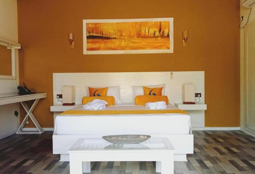 בית מלון כפרי Blue Waves Kite Surfing Beach Resort