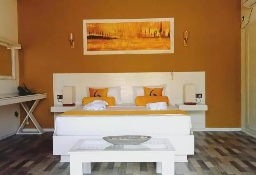 Hotelli Blue Waves Kite Surfing Beach Resort