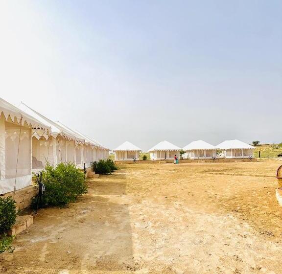 אתר נופש Mughal Sam Sand Dunes Desert Safari