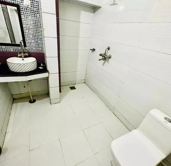 West Cottas Hotel    Couples, Family, Corporate Favorite In Heart Of Jalandhar