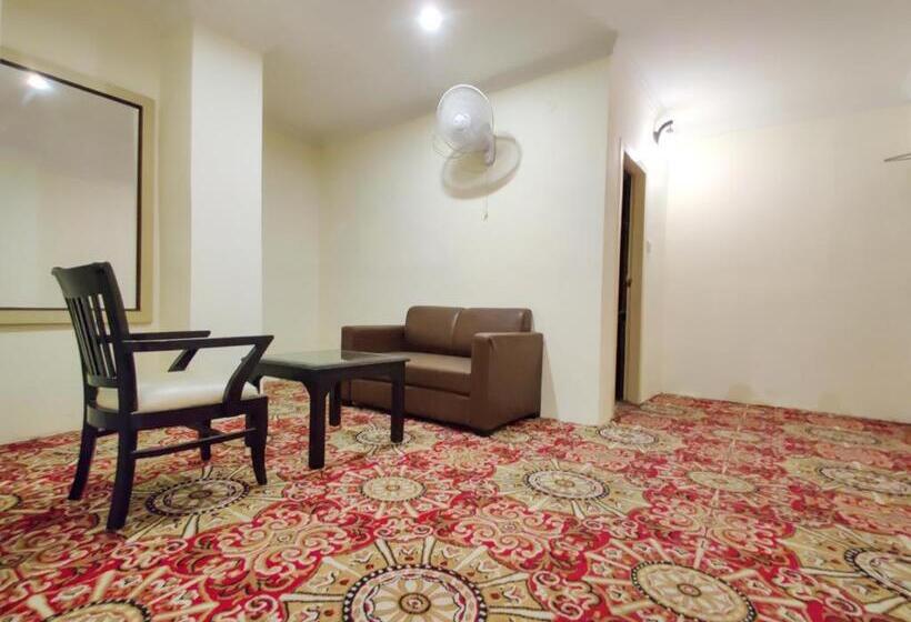 West Cottas Hotel    Couples, Family, Corporate Favorite In Heart Of Jalandhar