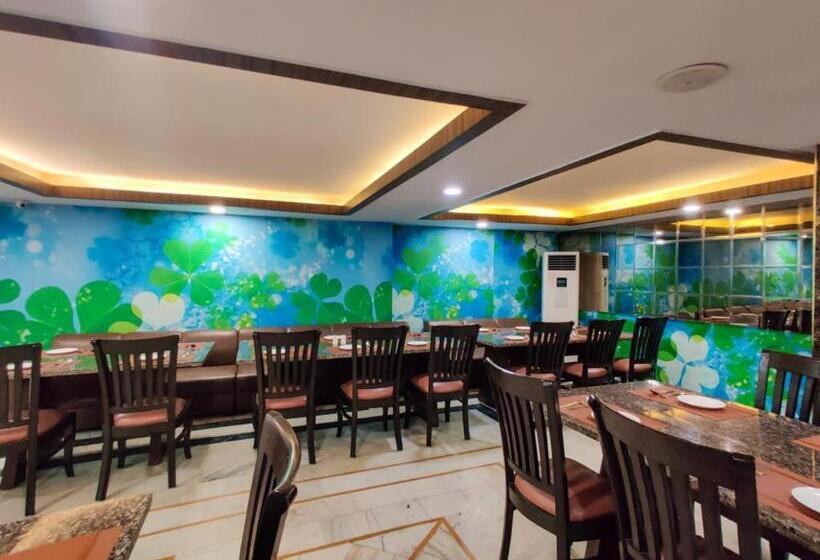 West Cottas Hotel    Couples, Family, Corporate Favorite In Heart Of Jalandhar