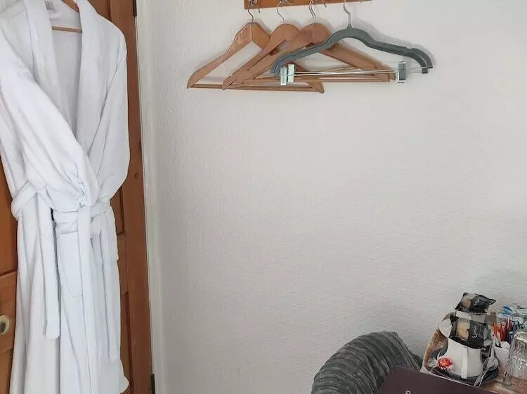 Anton Guest House Bed And Breakfast