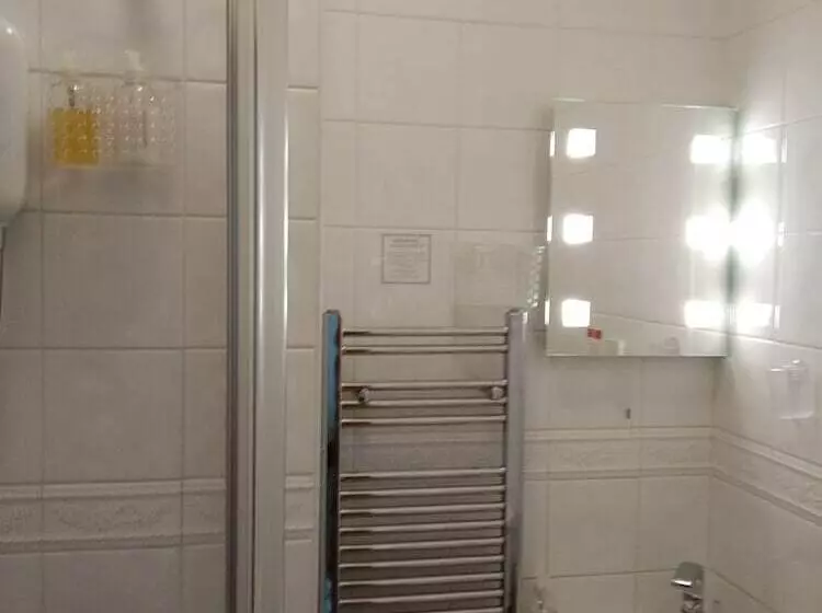 Anton Guest House Bed And Breakfast