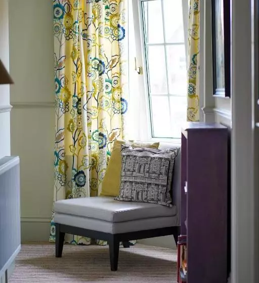 צימר Burlington Berties