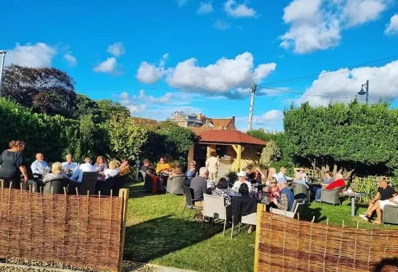 צימר Burlington Berties