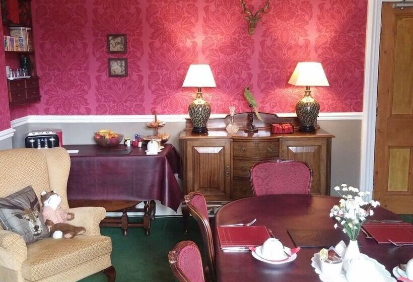 مبيت وإفطار Warwick Lodge