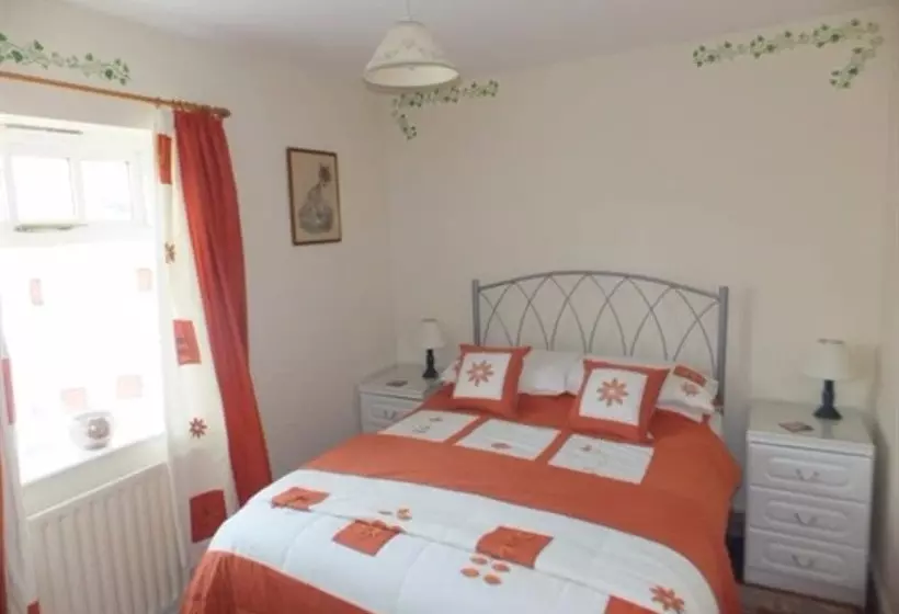 تختخواب و صبحانه West View