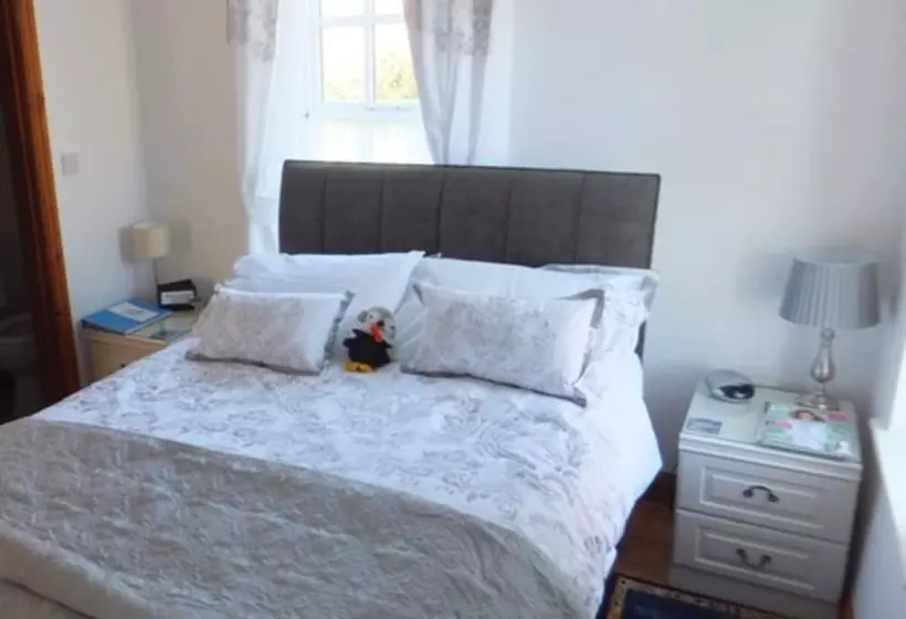 تختخواب و صبحانه West View