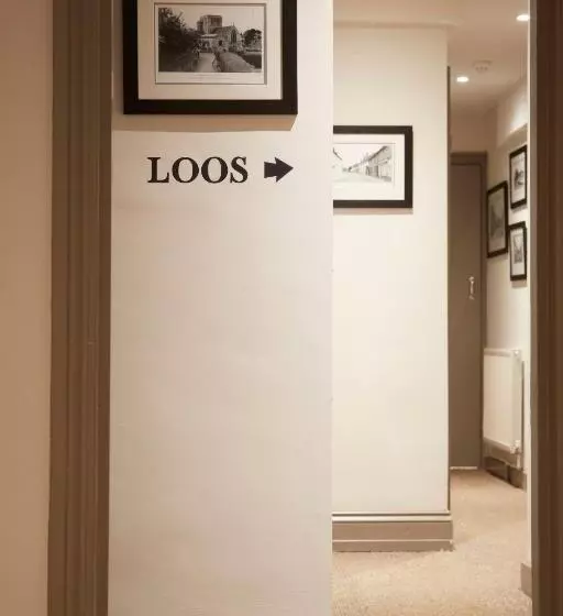 Hotell Bel And The Dragon Kingsclere