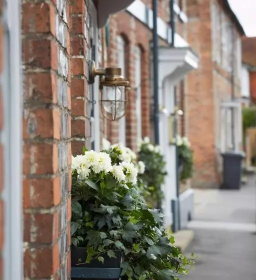 Hotell Bel And The Dragon Kingsclere