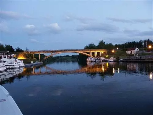Hotel Carrybridge Lakeside Lodge