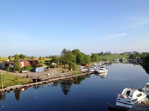 Hotel Carrybridge Lakeside Lodge