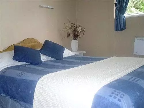 Hotel Carrybridge Lakeside Lodge