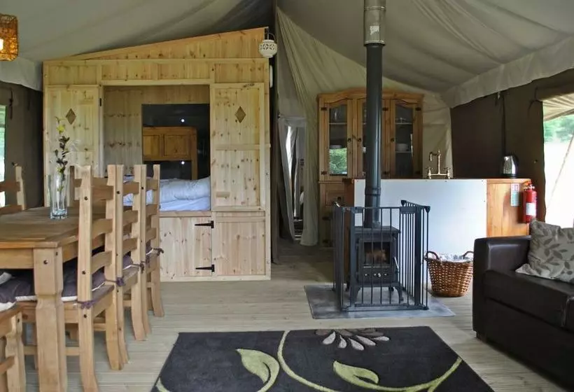 Отель Bear Lodge Glamping