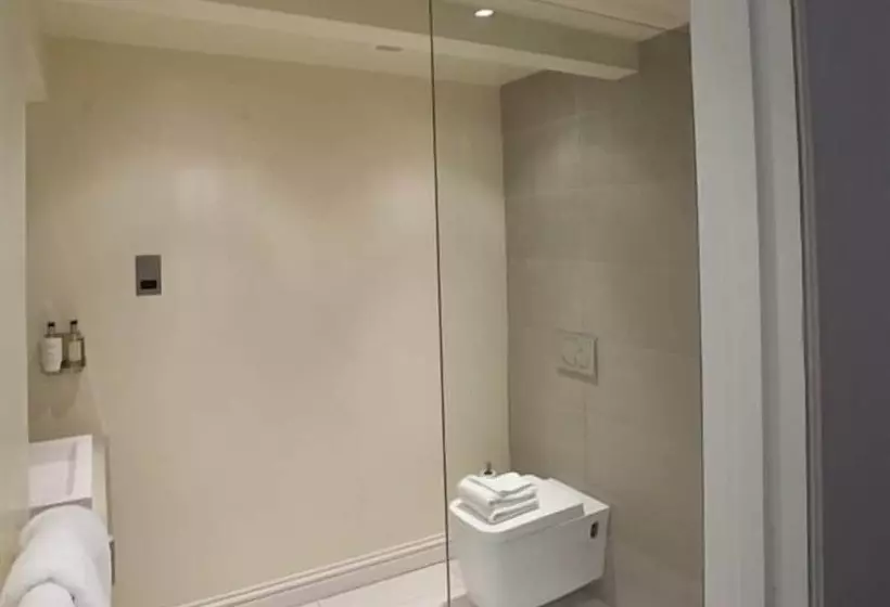 ホテル Finch S Arms