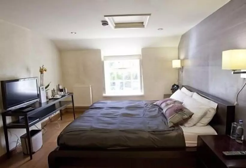 ホテル Finch S Arms