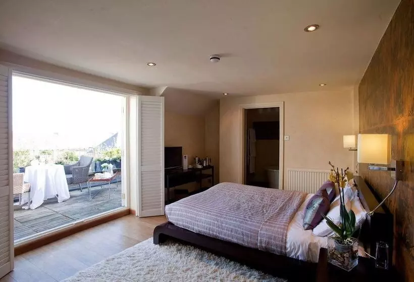 ホテル Finch S Arms