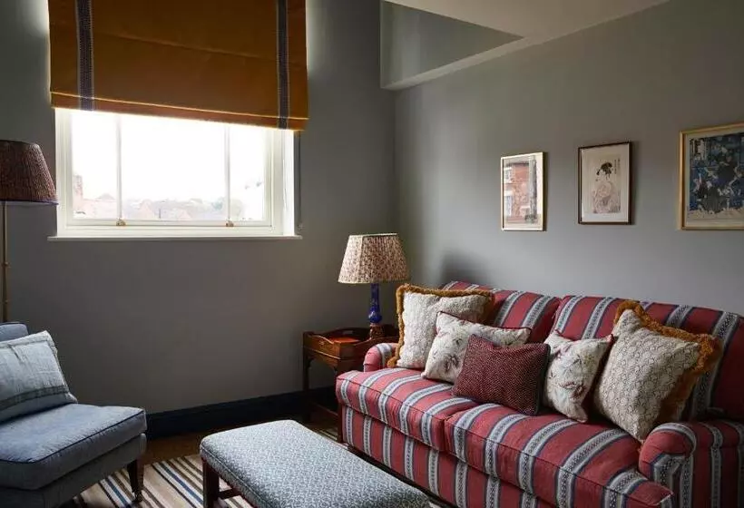 Отель The Bear Inn, Hodnet