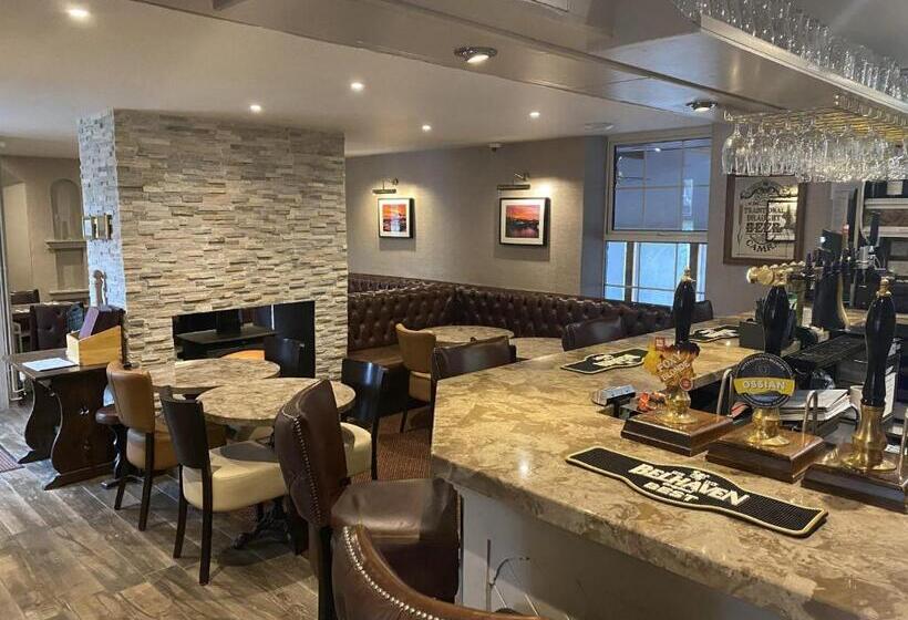 酒店 The Blue Bell Crookham