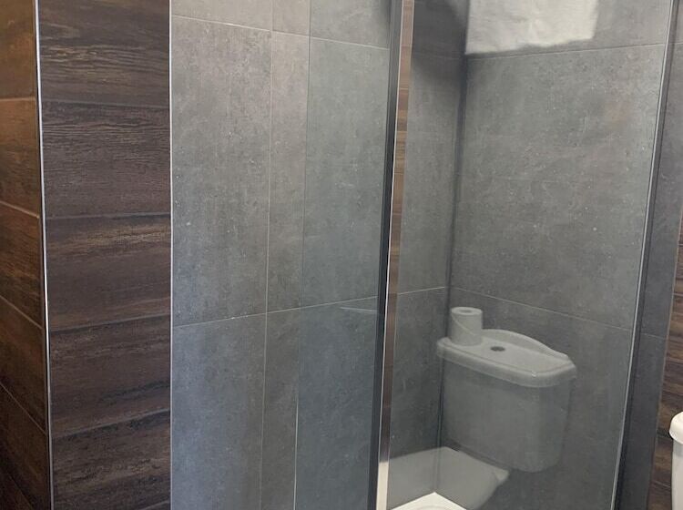 酒店 The Blue Bell Crookham