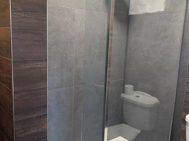 Отель The Blue Bell Crookham