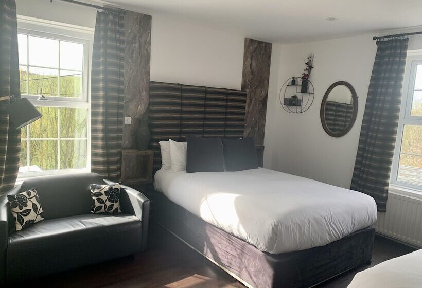 酒店 The Blue Bell Crookham