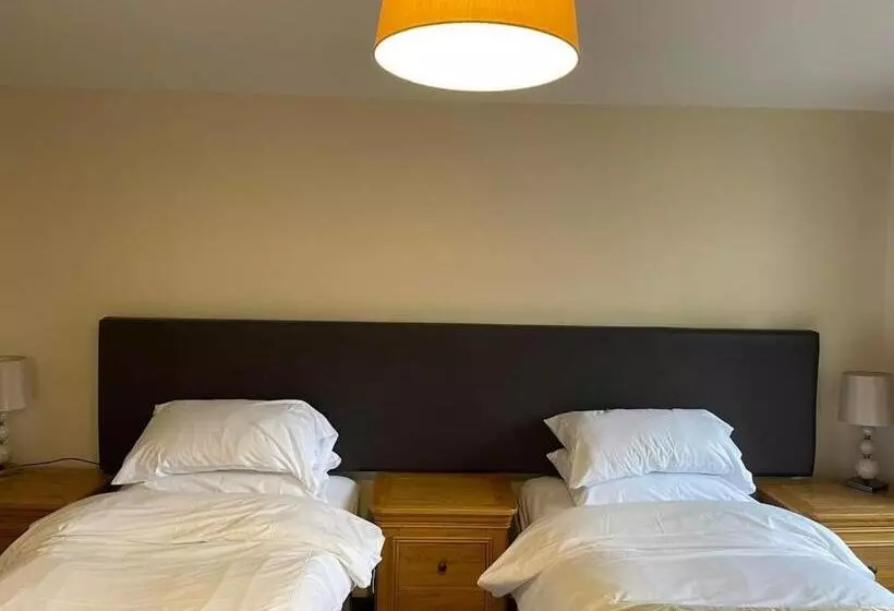 酒店 The Cambrian Bar & Grill